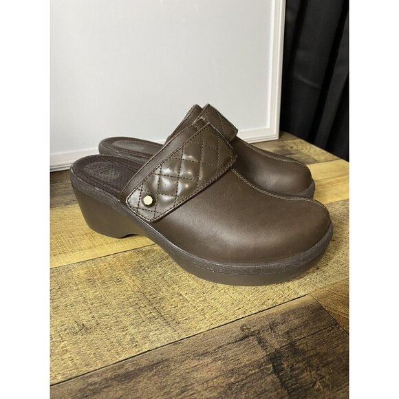 Crocs Cobbler Clogs Quilted Strap Womens Size 6 Mules Leather Brown Slip On - Picture 1 of 8